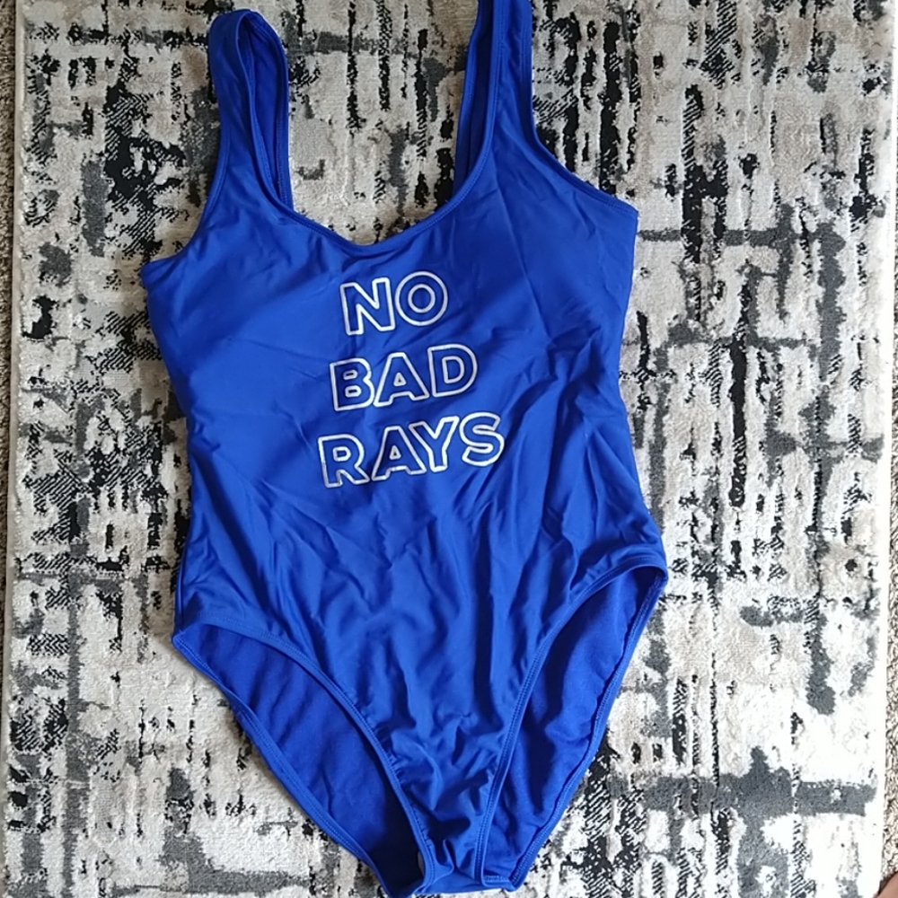One piece swim wear
